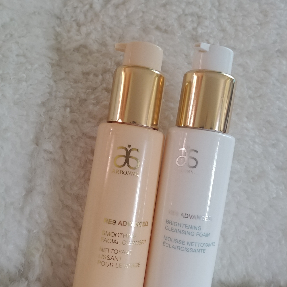 Arbonne Re9 Advanced Facil cleanse& Brightening